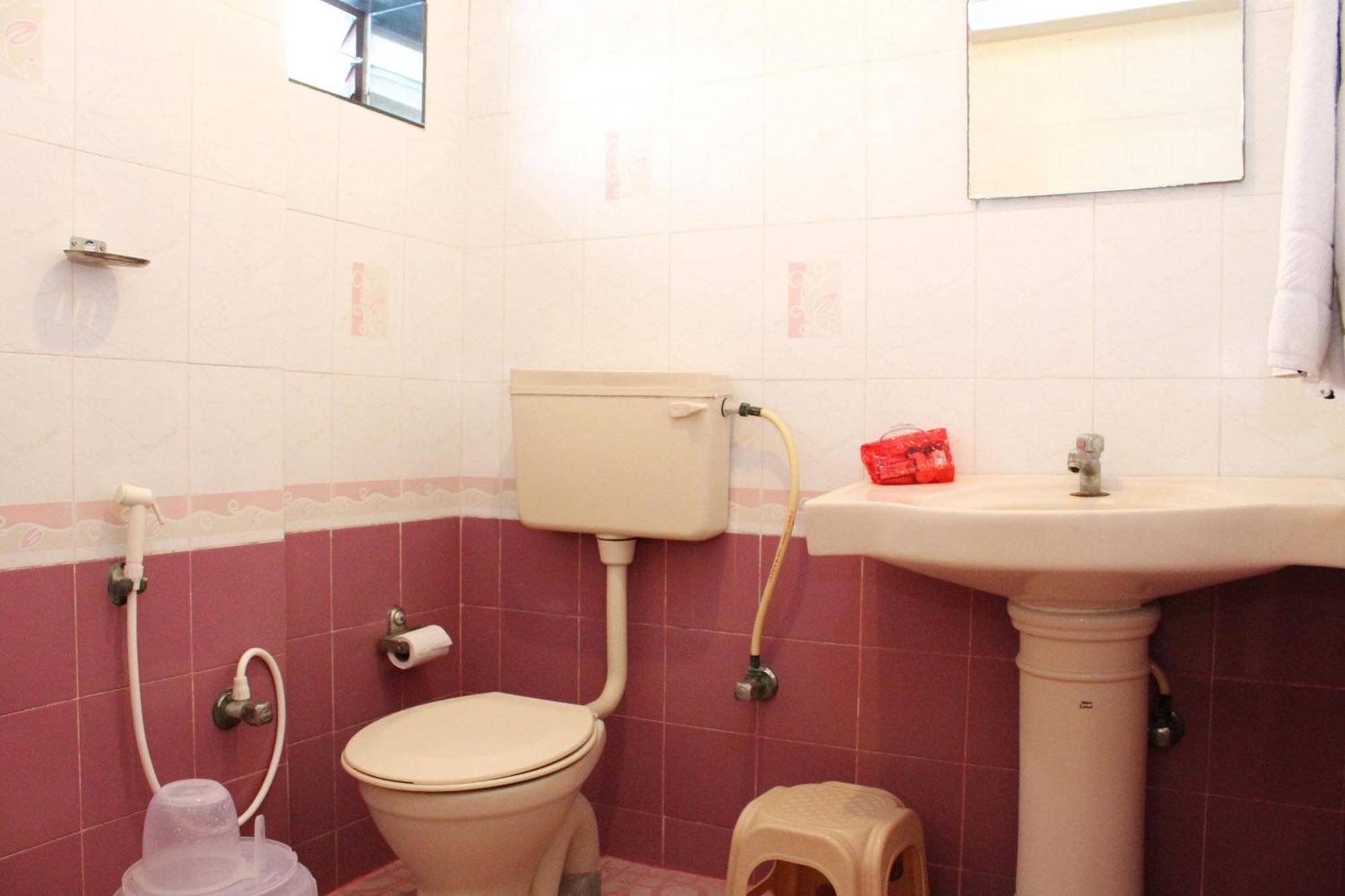 Oyo Hotel Ganga Sagar Near Sri Someshwara Swami Temple Bangalore Eksteriør billede