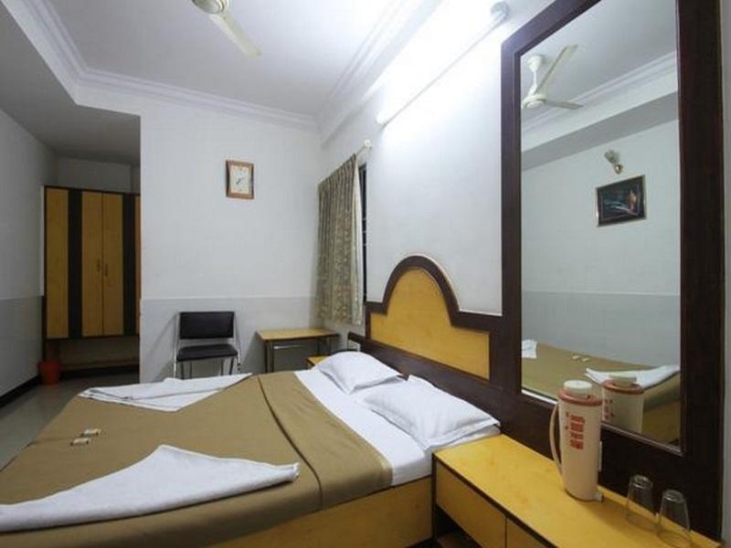 Oyo Hotel Ganga Sagar Near Sri Someshwara Swami Temple Bangalore Eksteriør billede